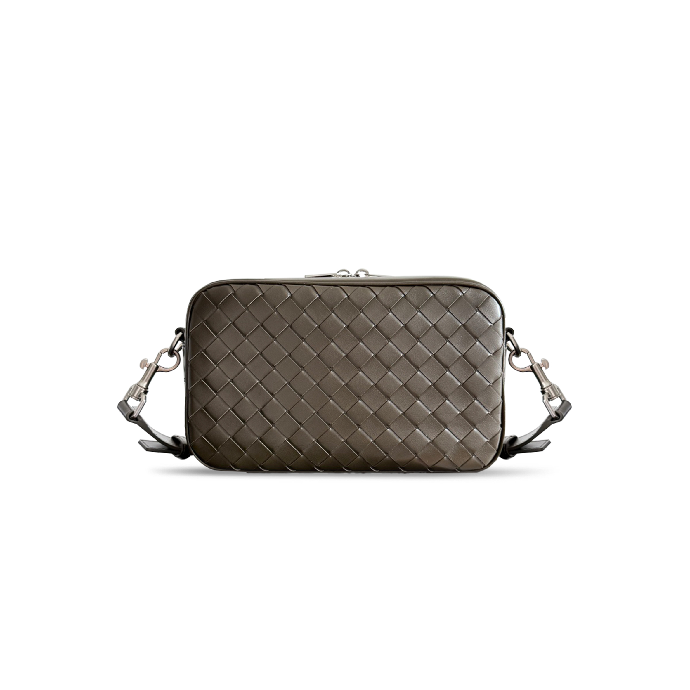 BOTTEGA VENETA SMALL INTRECCIATO CAMERA BAG 755923V2HL18810 (24.5*15*6cm)